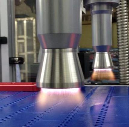 等離子清洗機(jī)噴出來(lái)是電還是火 等離子清洗機(jī)噴出來(lái)是電還是火